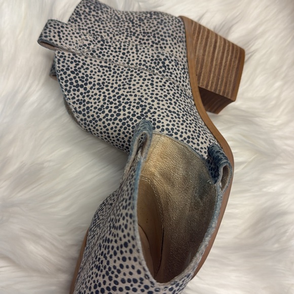 Toms animal print booties size 7 - Picture 8 of 8